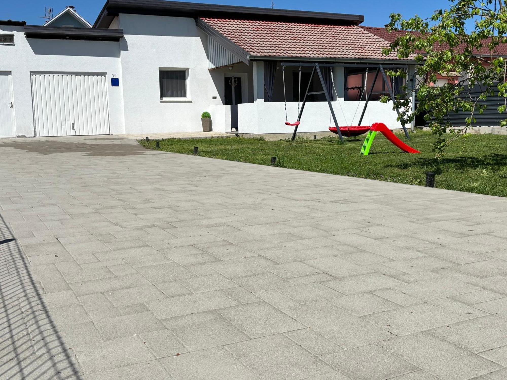 Kod Dide - Entry With Pin 0-24H Apartment Slavonski Brod Exterior photo